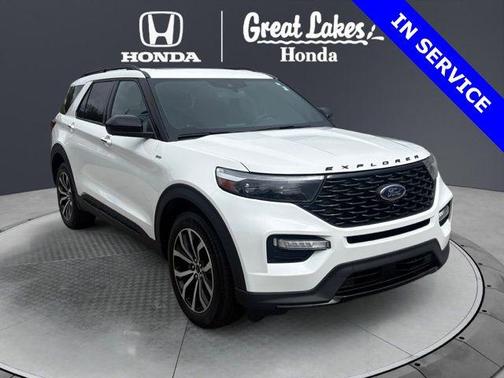 Star White Metallic Tri-Coat 2023 Ford Explorer ST-Line