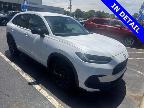 Platinum White Pearl 2024 Honda HR-V AWD Sport