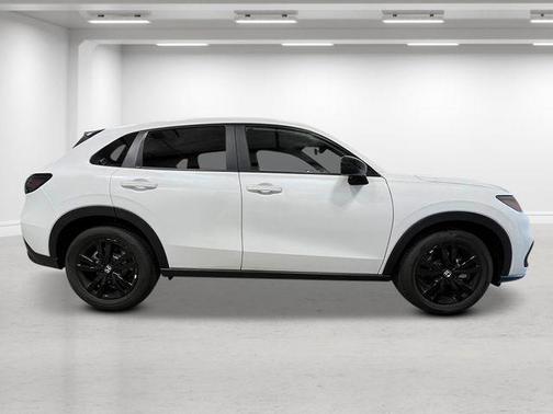 Platinum White Pearl 2027 Honda HR-V Sport AWD