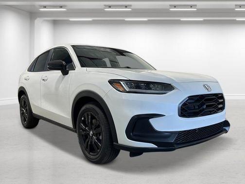 Platinum White Pearl 2027 Honda HR-V Sport AWD
