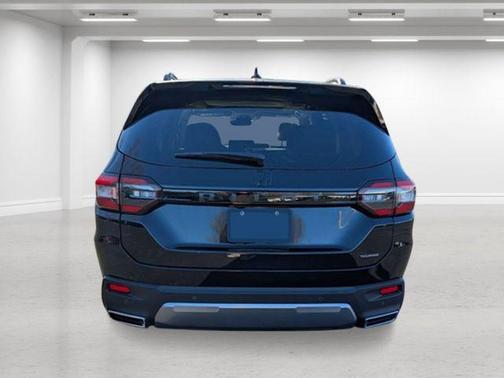 Crystal Black Pearl 2026 Honda Pilot Touring 8-Passenger