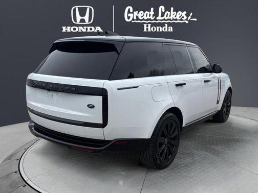 Fuji White 2023 Land Rover Range Rover P530 SE