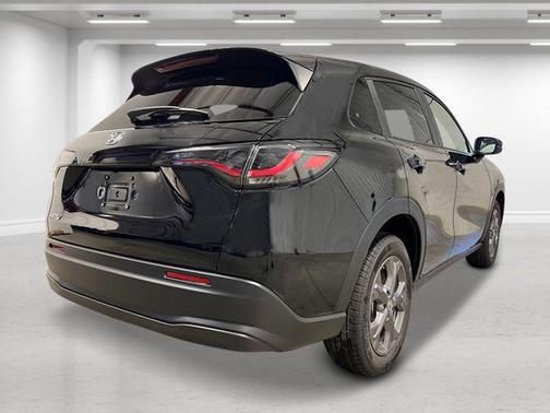 Crystal Black Pearl 2027 Honda HR-V LX