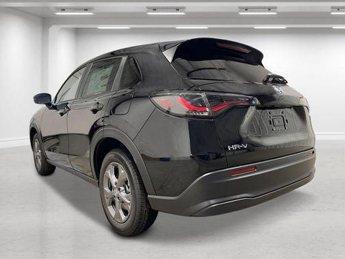 Crystal Black Pearl 2027 Honda HR-V LX