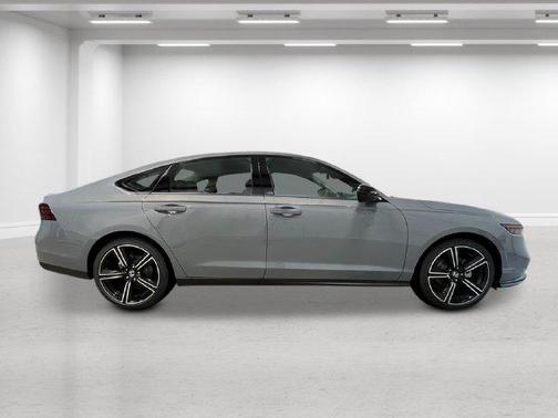 Urban Gray Pearl 2026 Honda Accord SE