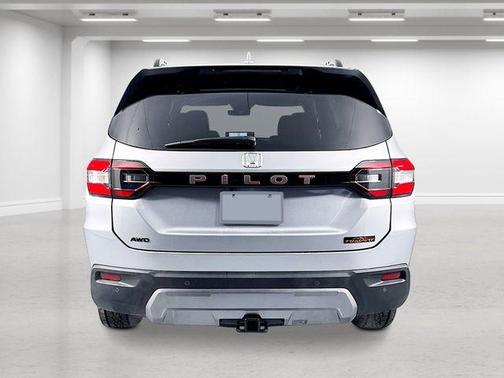 Solar Silver Metallic 2026 Honda Pilot TrailSport