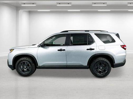 Solar Silver Metallic 2026 Honda Pilot TrailSport