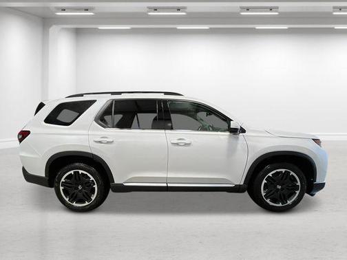 Platinum White Pearl 2026 Honda Pilot Touring 8-Passenger