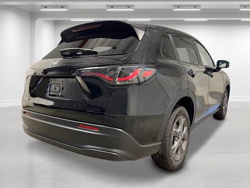 Crystal Black Pearl 2027 Honda HR-V LX