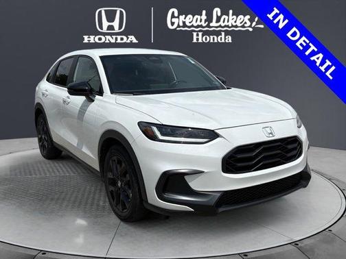 Platinum White Pearl 2024 Honda HR-V Sport