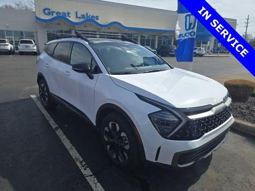 Glacial White Pearl 2024 Kia Sportage X-Line