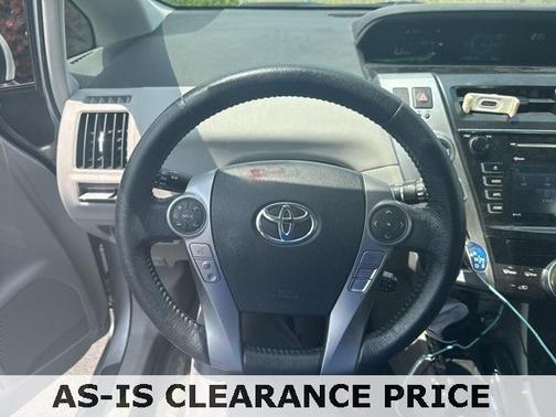 2017 Toyota Prius v Four