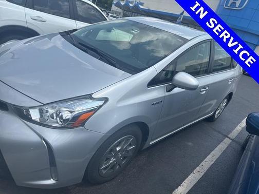 2017 Toyota Prius v Four