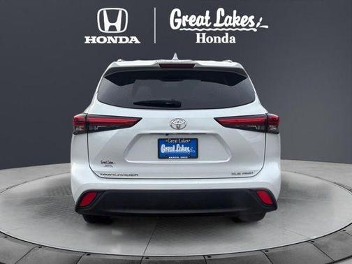 Wind Chill Pearl 2022 Toyota Highlander XLE