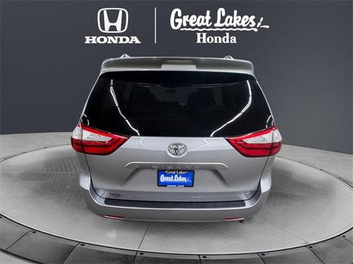 2015 Toyota Sienna XLE