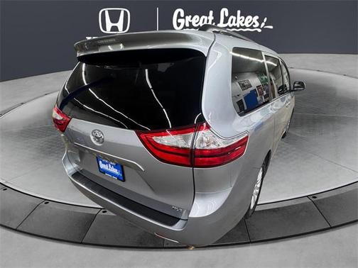 2015 Toyota Sienna XLE