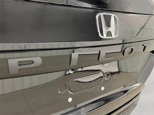 2025 Honda Pilot Touring 8-Passenger