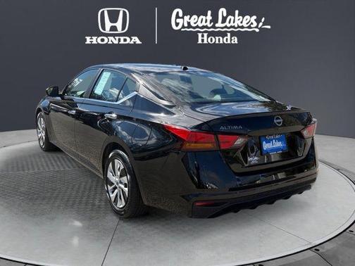 Super Black Clearcoat 2025 Nissan Altima S FWD