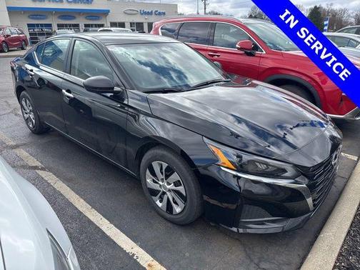 Super Black Clearcoat 2025 Nissan Altima S FWD