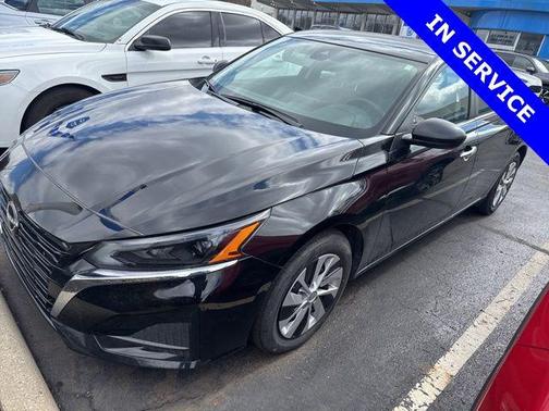 Super Black Clearcoat 2025 Nissan Altima S FWD