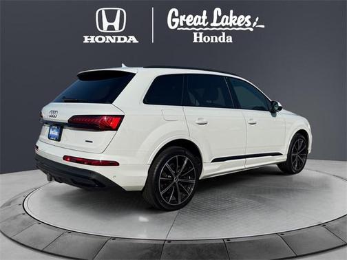 2022 Audi Q7 55 Premium Plus