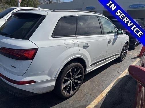 2022 Audi Q7 55 Premium Plus