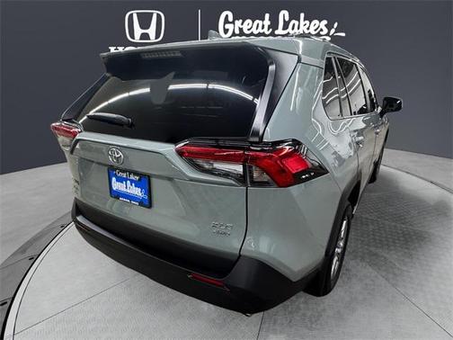 2022 Toyota RAV4 XLE