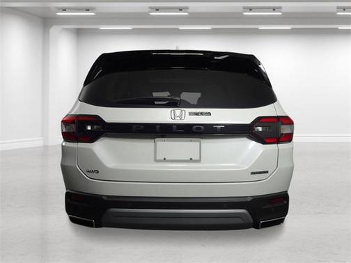 2025 Honda Pilot Touring 8-Passenger