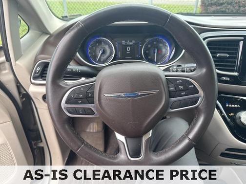 2017 Chrysler Pacifica Touring-L