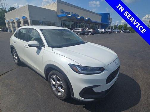 Platinum White Pearl 2024 Honda HR-V LX