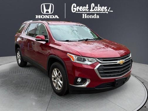 Cajun Red Tintcoat 2018 Chevrolet Traverse LT Cloth