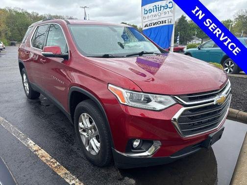 Cajun Red Tintcoat 2018 Chevrolet Traverse LT Cloth
