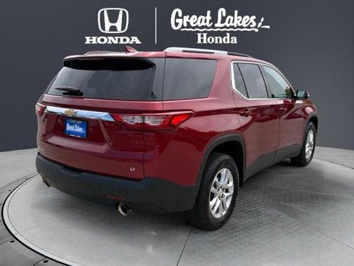 Cajun Red Tintcoat 2018 Chevrolet Traverse LT Cloth