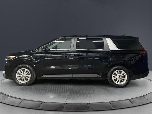 Aurora Black Pearl 2024 Kia Carnival LX