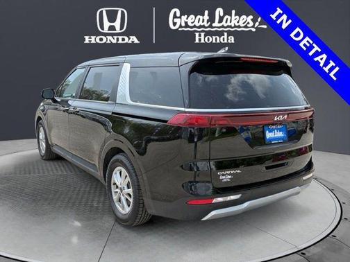 Aurora Black Pearl 2024 Kia Carnival LX