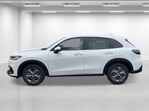 Platinum White Pearl 2026 Honda HR-V LX