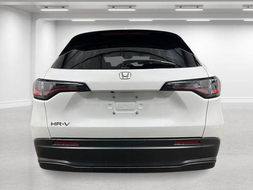 Platinum White Pearl 2027 Honda HR-V LX