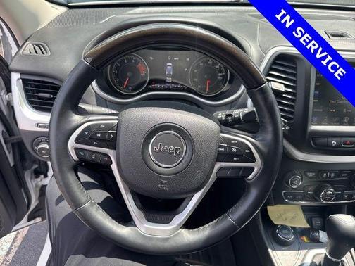 Bright White Clearcoat 2018 Jeep Cherokee Overland