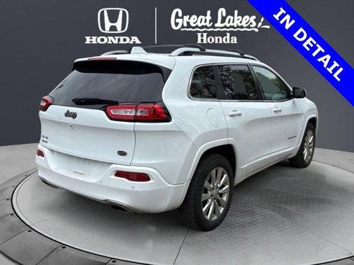 Bright White Clearcoat 2018 Jeep Cherokee Overland