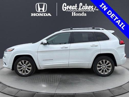 Bright White Clearcoat 2018 Jeep Cherokee Overland