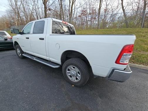 2022 RAM 2500 Tradesman Crew Cab 4x4 6'4' Box