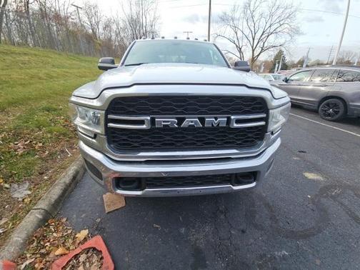 2022 RAM 2500 Tradesman Crew Cab 4x4 6'4' Box