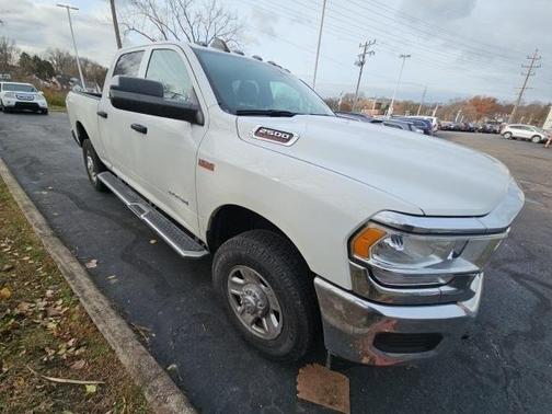 2022 RAM 2500 Tradesman Crew Cab 4x4 6'4' Box