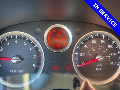 Super Black 2011 Nissan Sentra 2.0 SR