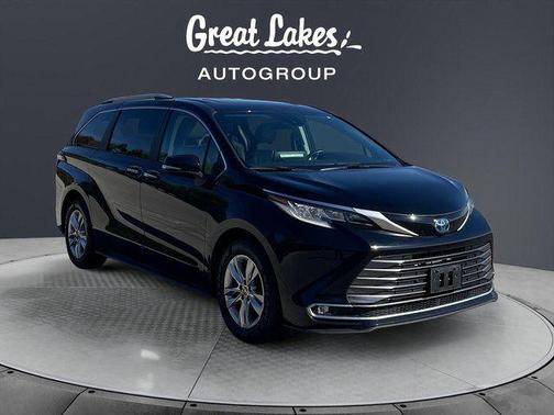2022 Toyota Sienna Limited