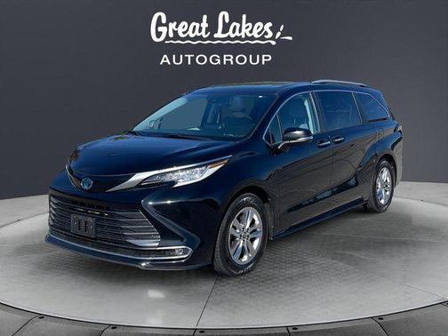 2022 Toyota Sienna Limited