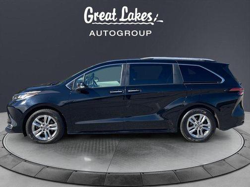 2022 Toyota Sienna Limited