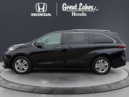 2022 Toyota Sienna Limited