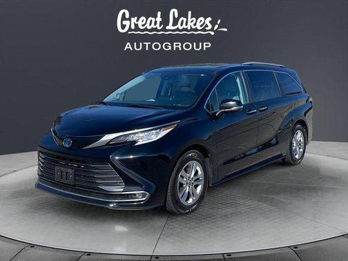 2022 Toyota Sienna Limited
