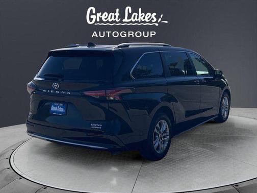 2022 Toyota Sienna Limited